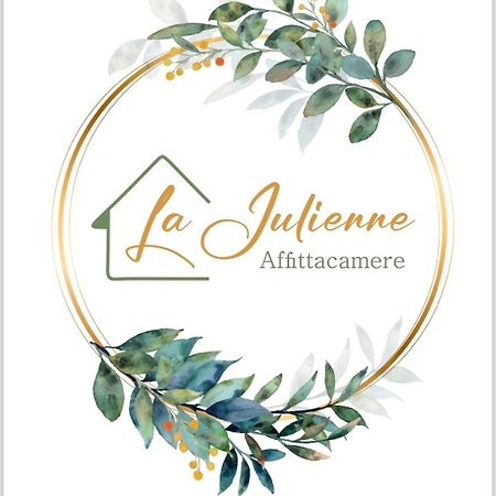 La Julienne Ac Napels Buitenkant foto